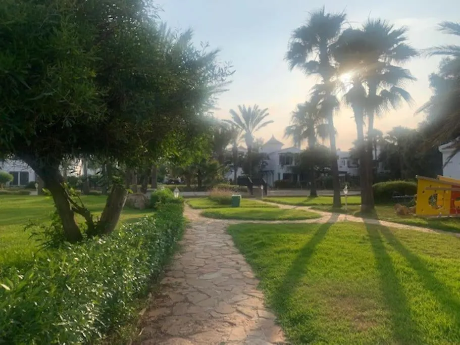 Luxury Seafront Villa With Ocean View, Pools, And Private Gardens Casablanca