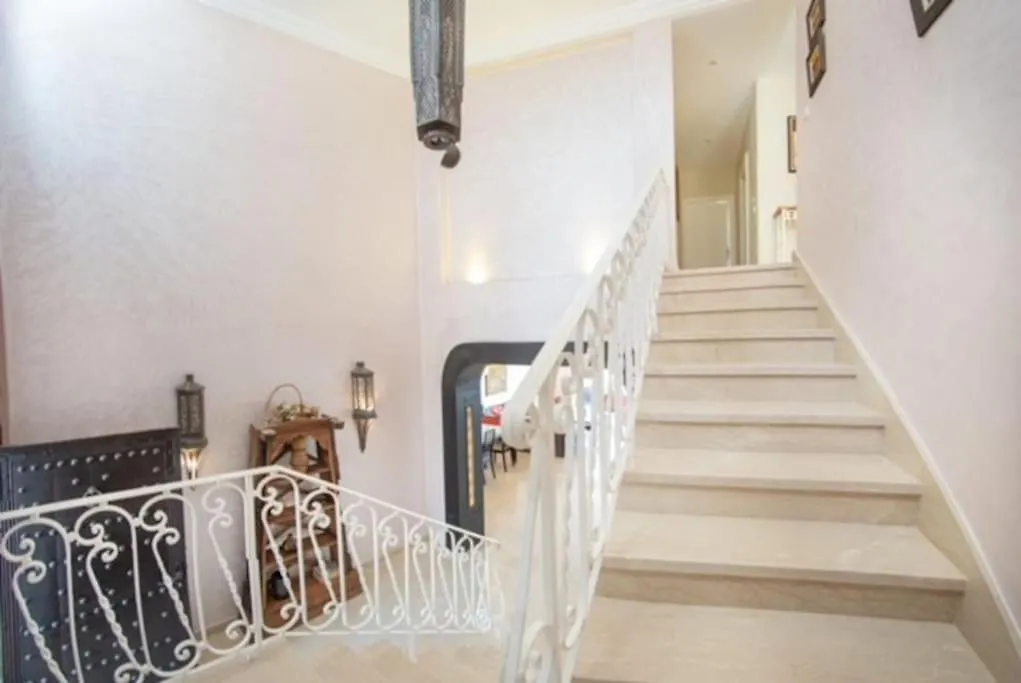 Luxury Seafront Villa With Ocean View, Pools, And Private Gardens Casablanca